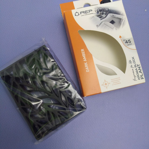 Ароматизатор воздуха под сиденье автомобиля AROMA BLOCK GEOMETRY